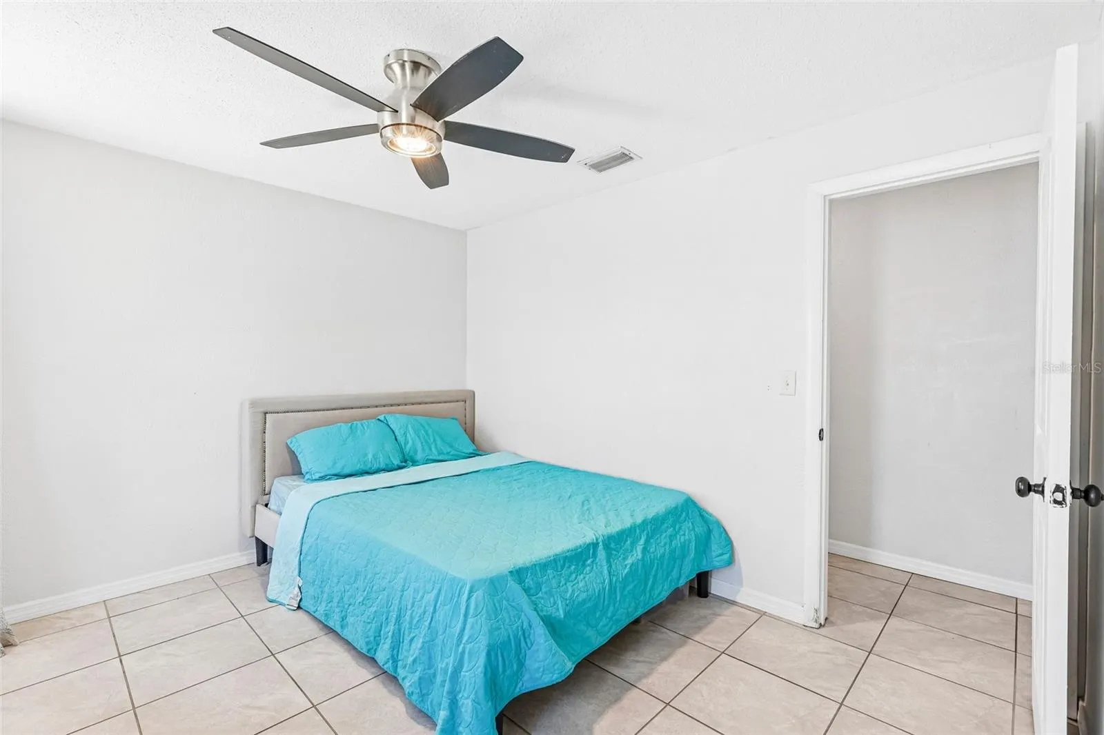 33 DRESDEN CIR