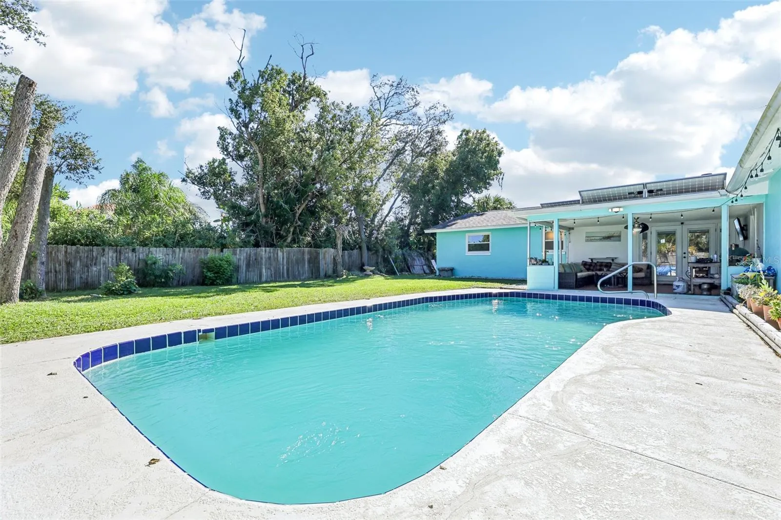 33 DRESDEN CIR