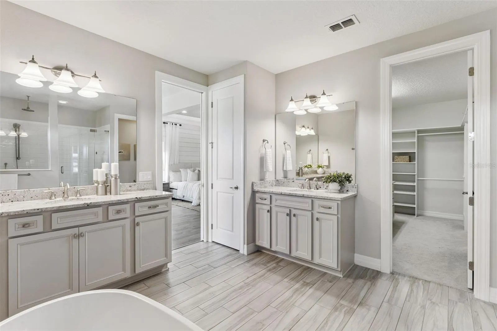 17537 LAGODA LN
