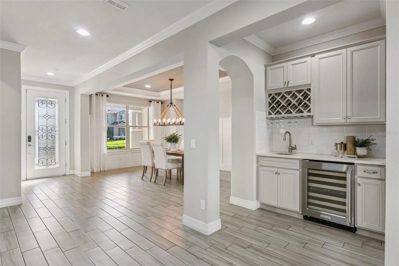 17537 LAGODA LN