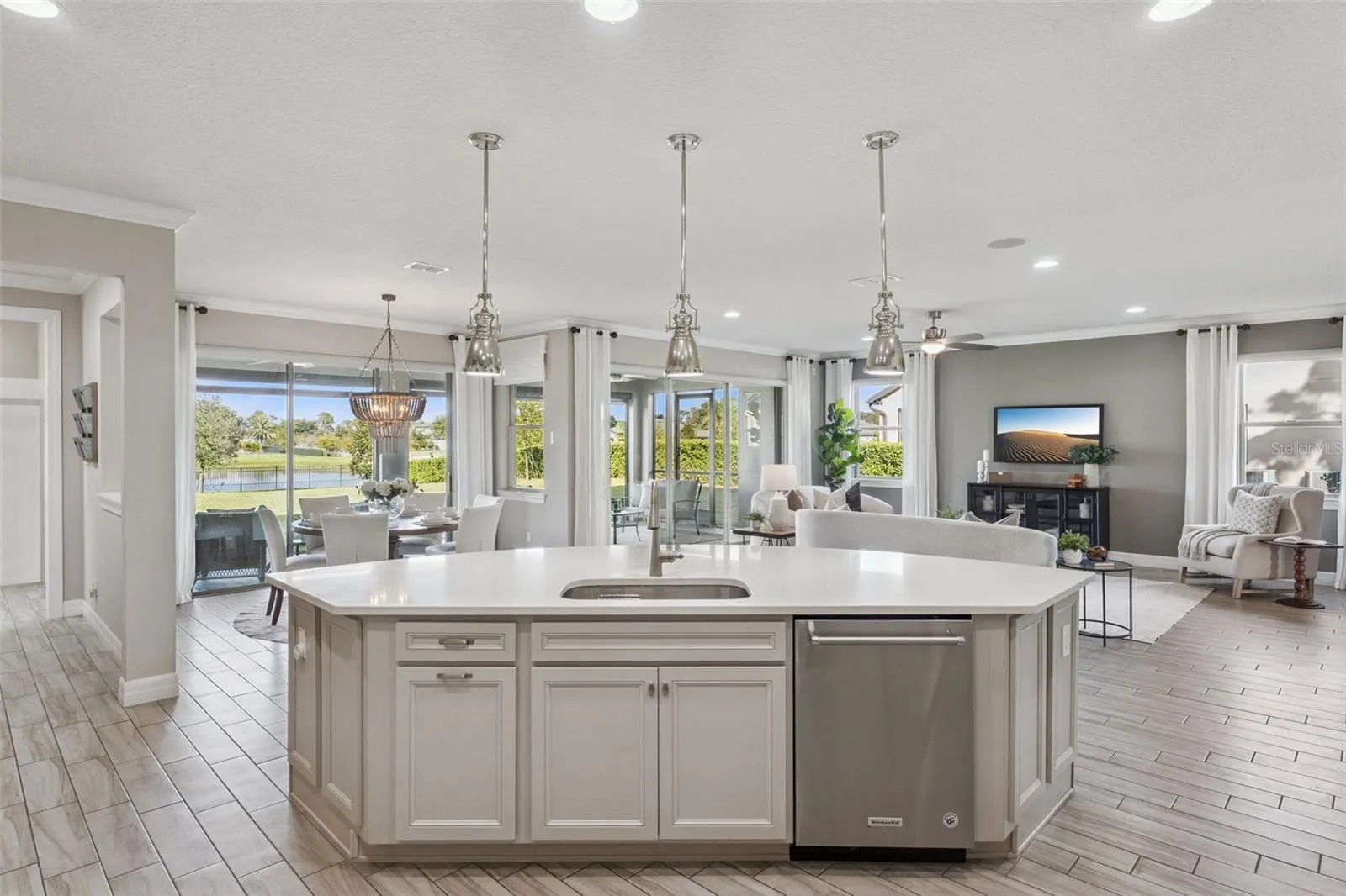 17537 LAGODA LN