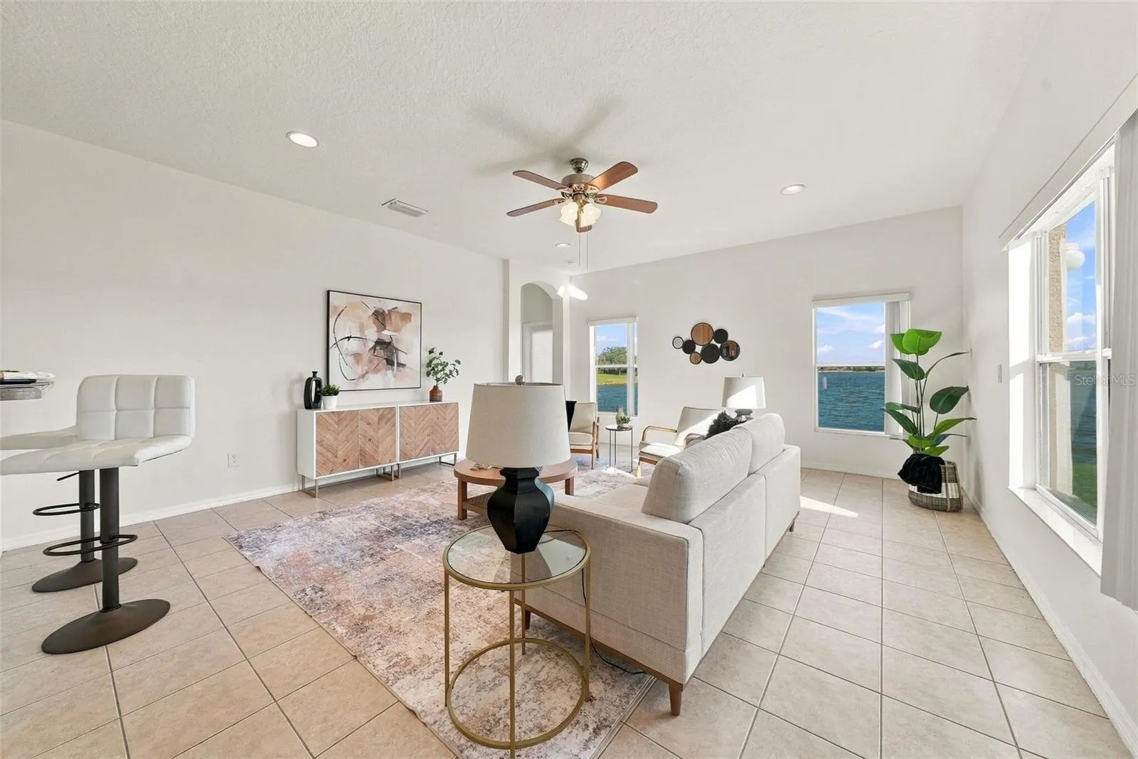 1822 MIRA LAGO CIR