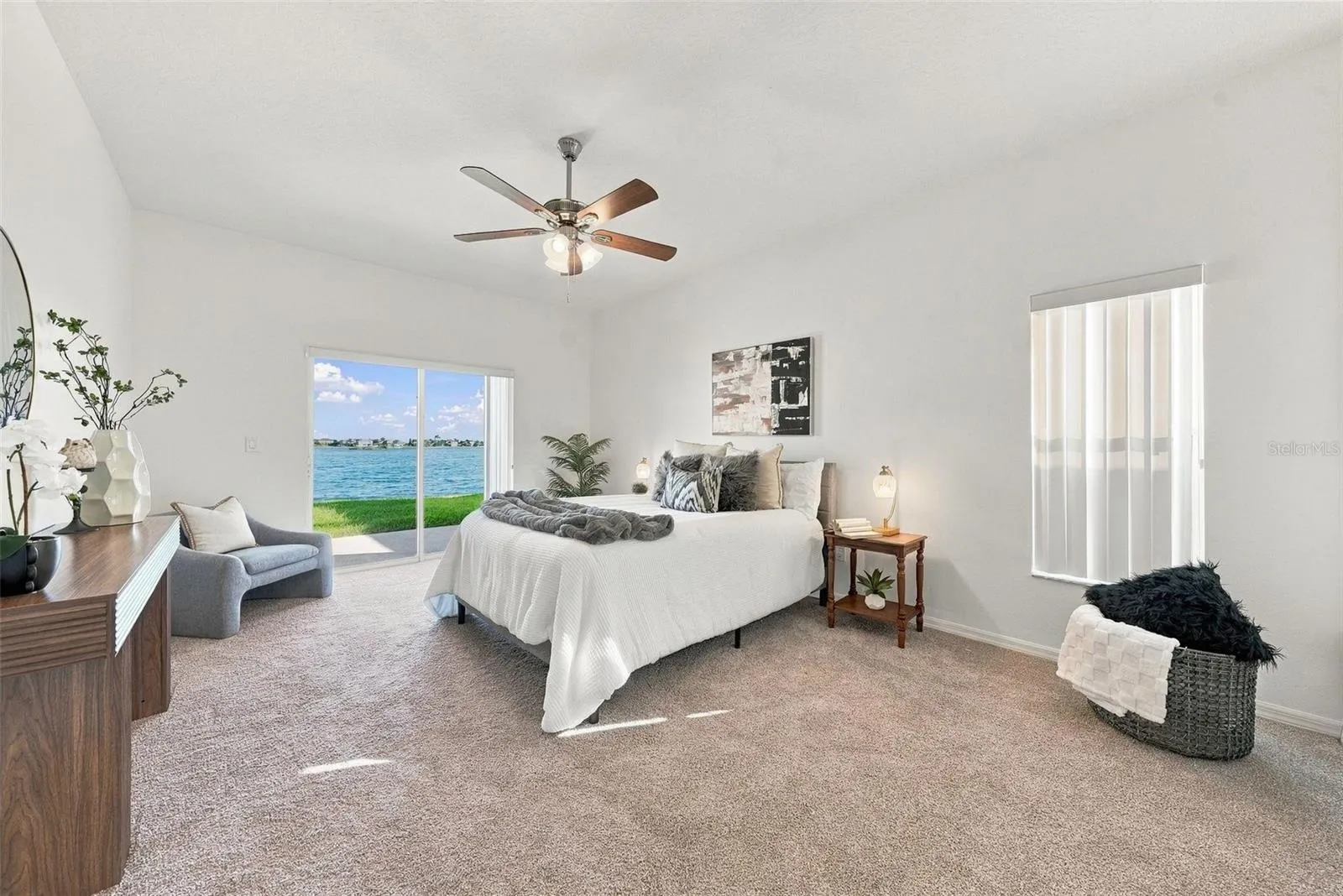 1822 MIRA LAGO CIR