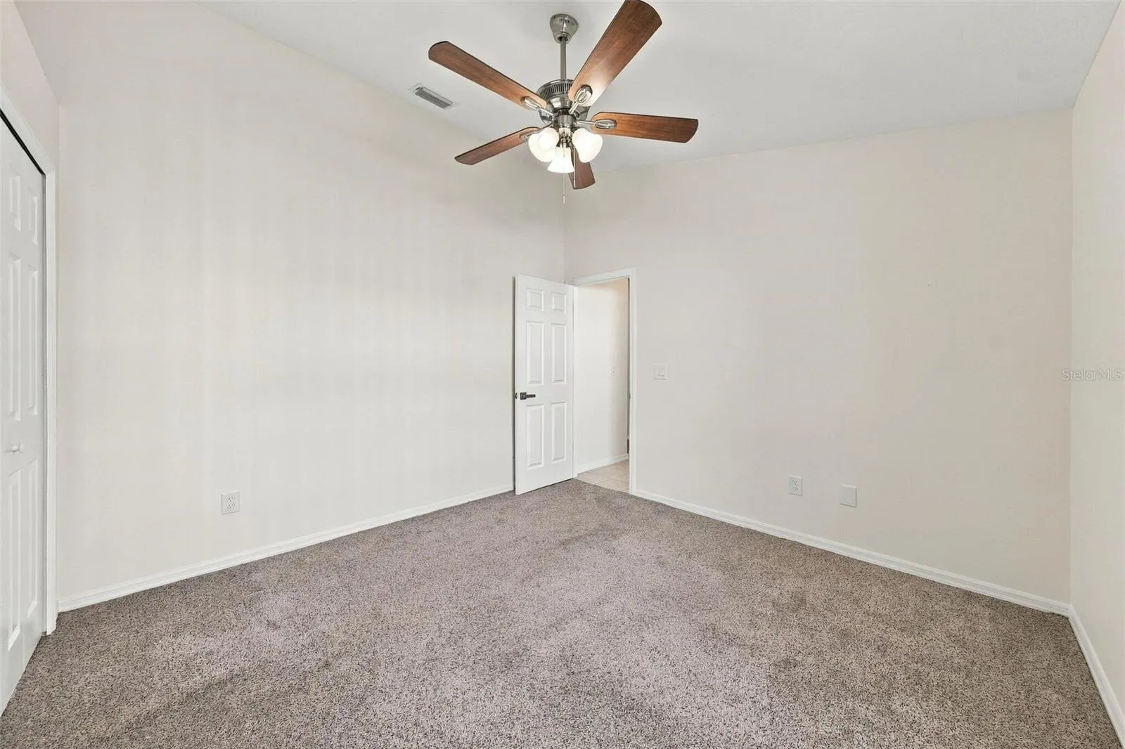 1822 MIRA LAGO CIR