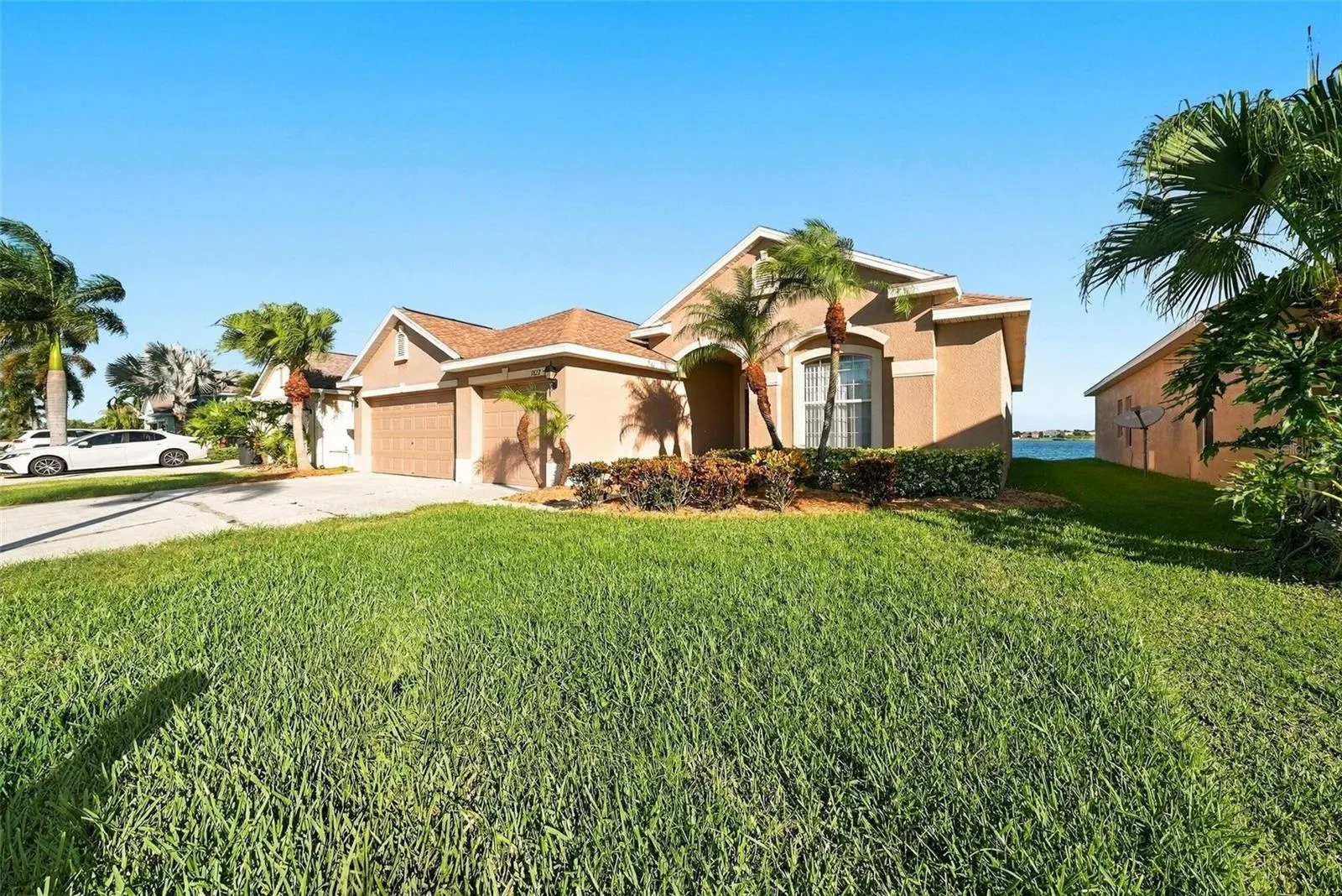 1822 MIRA LAGO CIR