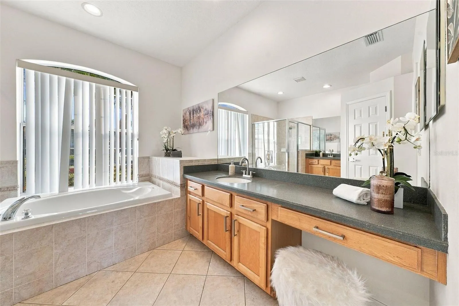 1822 MIRA LAGO CIR