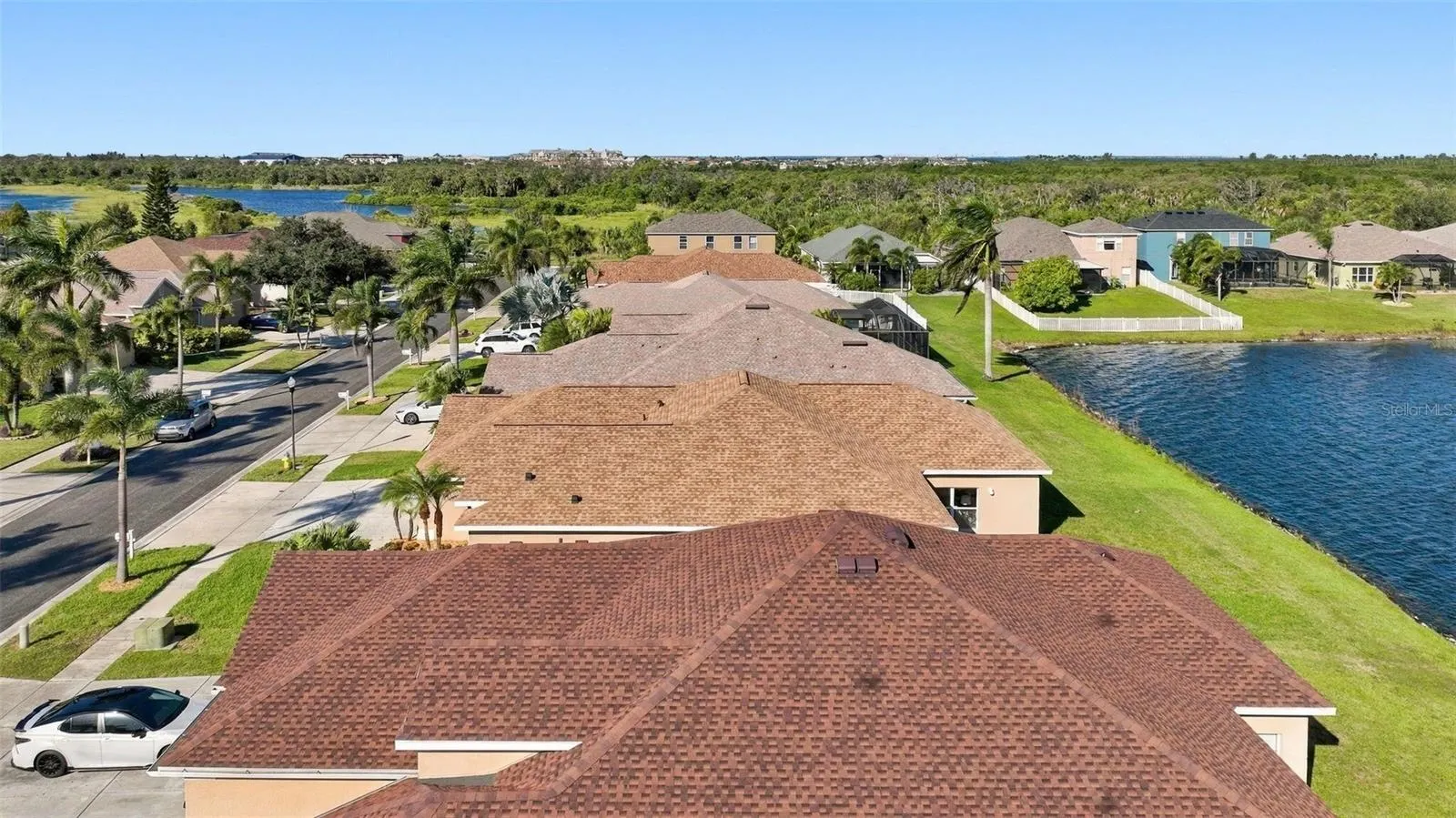 1822 MIRA LAGO CIR