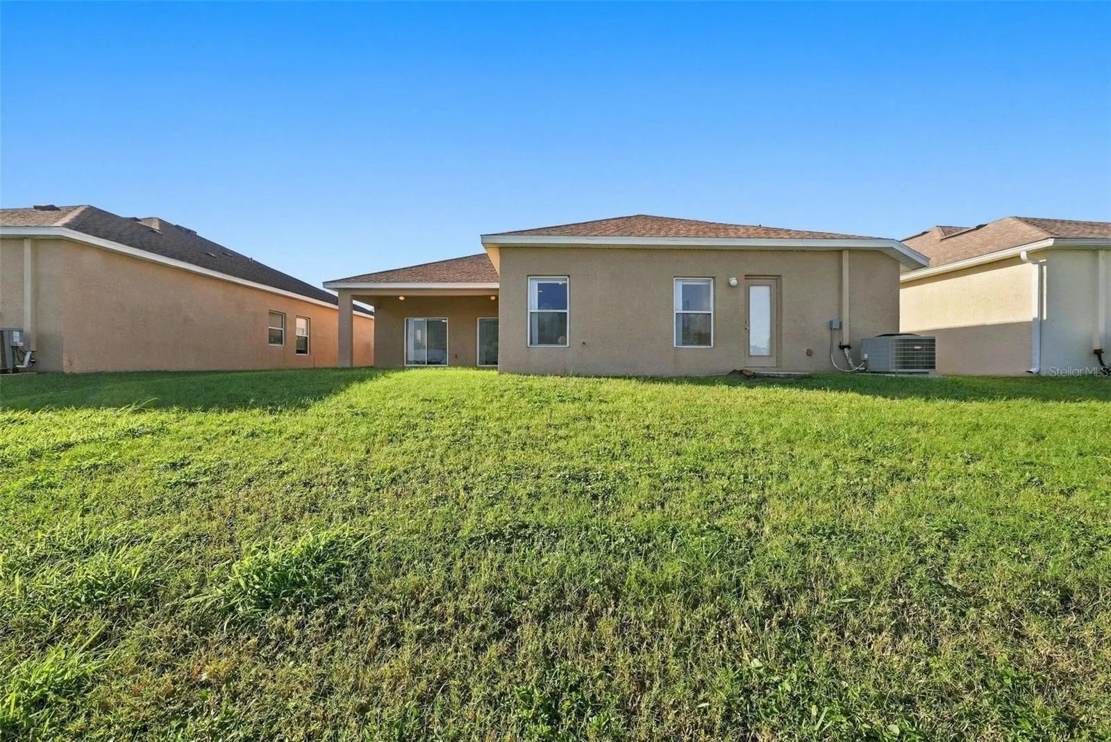 1822 MIRA LAGO CIR