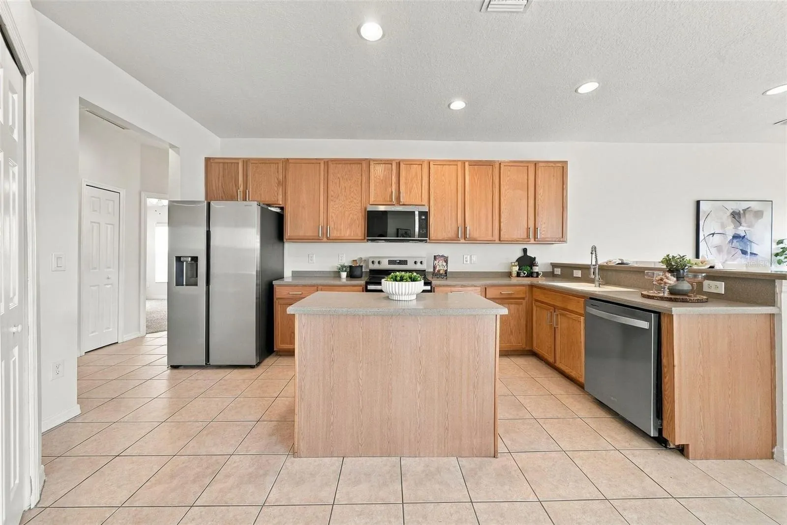 1822 MIRA LAGO CIR