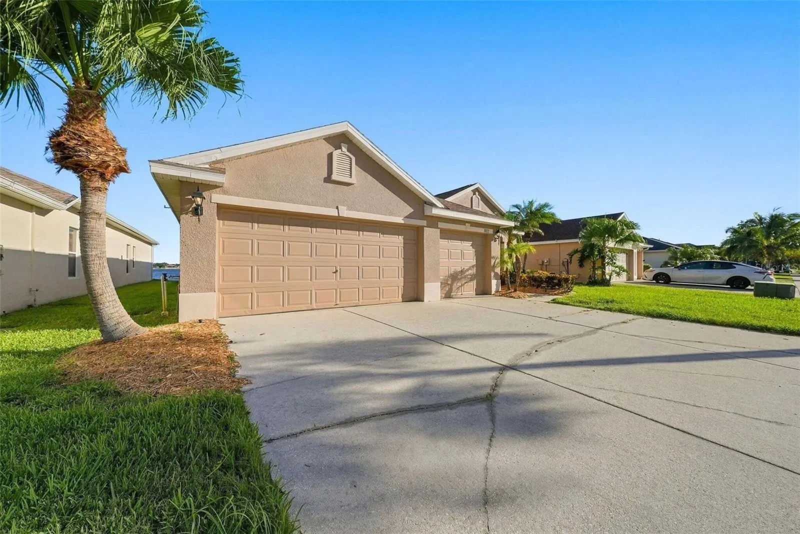 1822 MIRA LAGO CIR