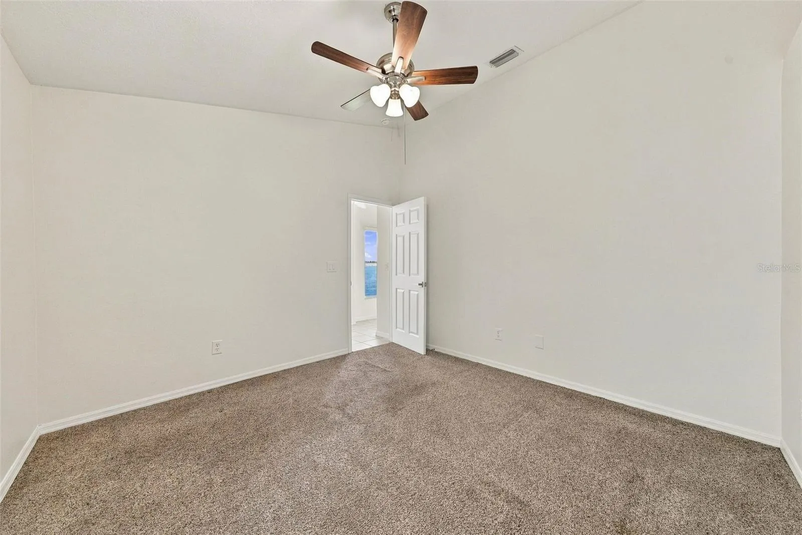 1822 MIRA LAGO CIR