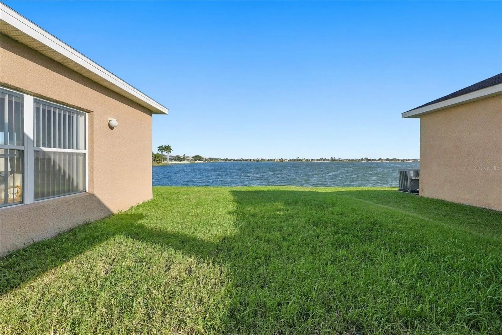 1822 MIRA LAGO CIR