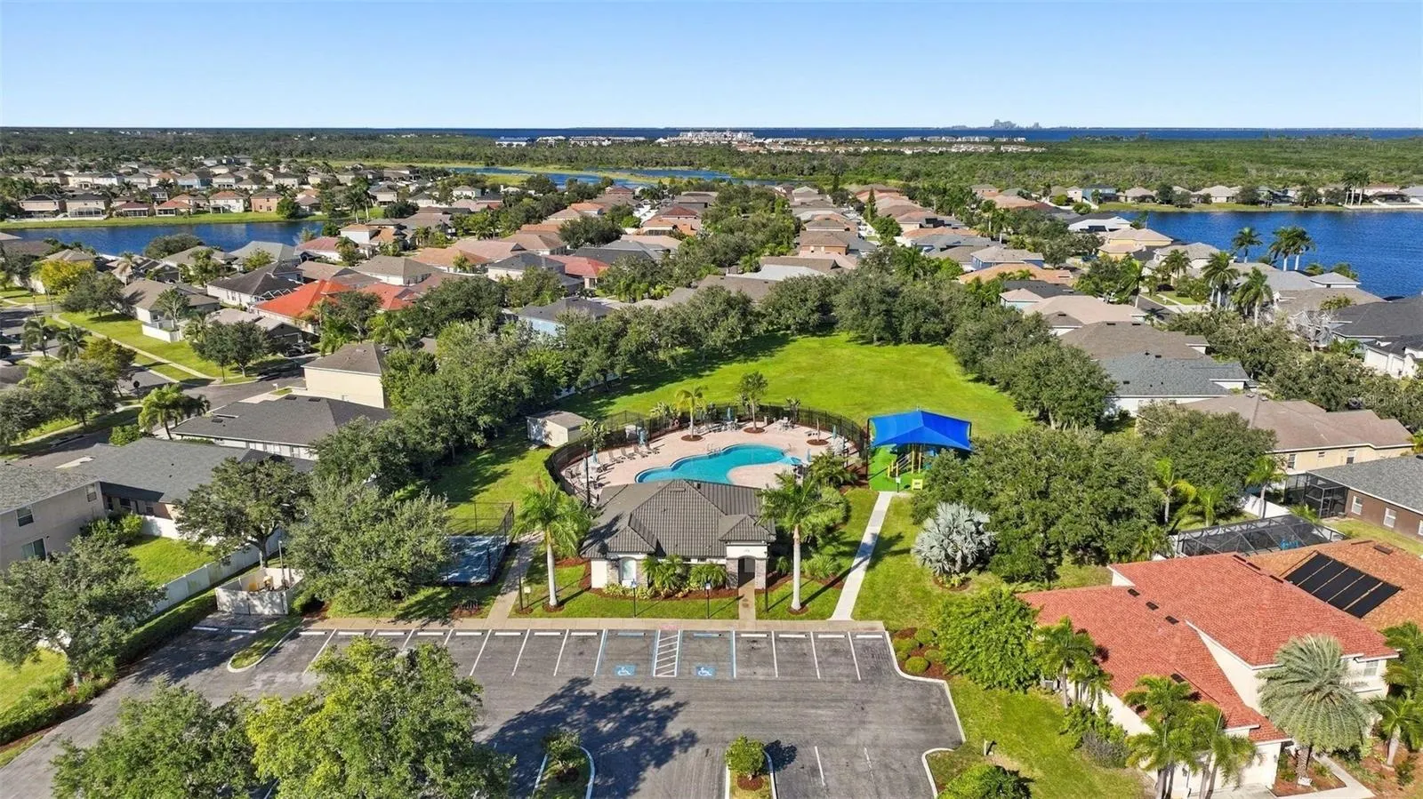 1822 MIRA LAGO CIR