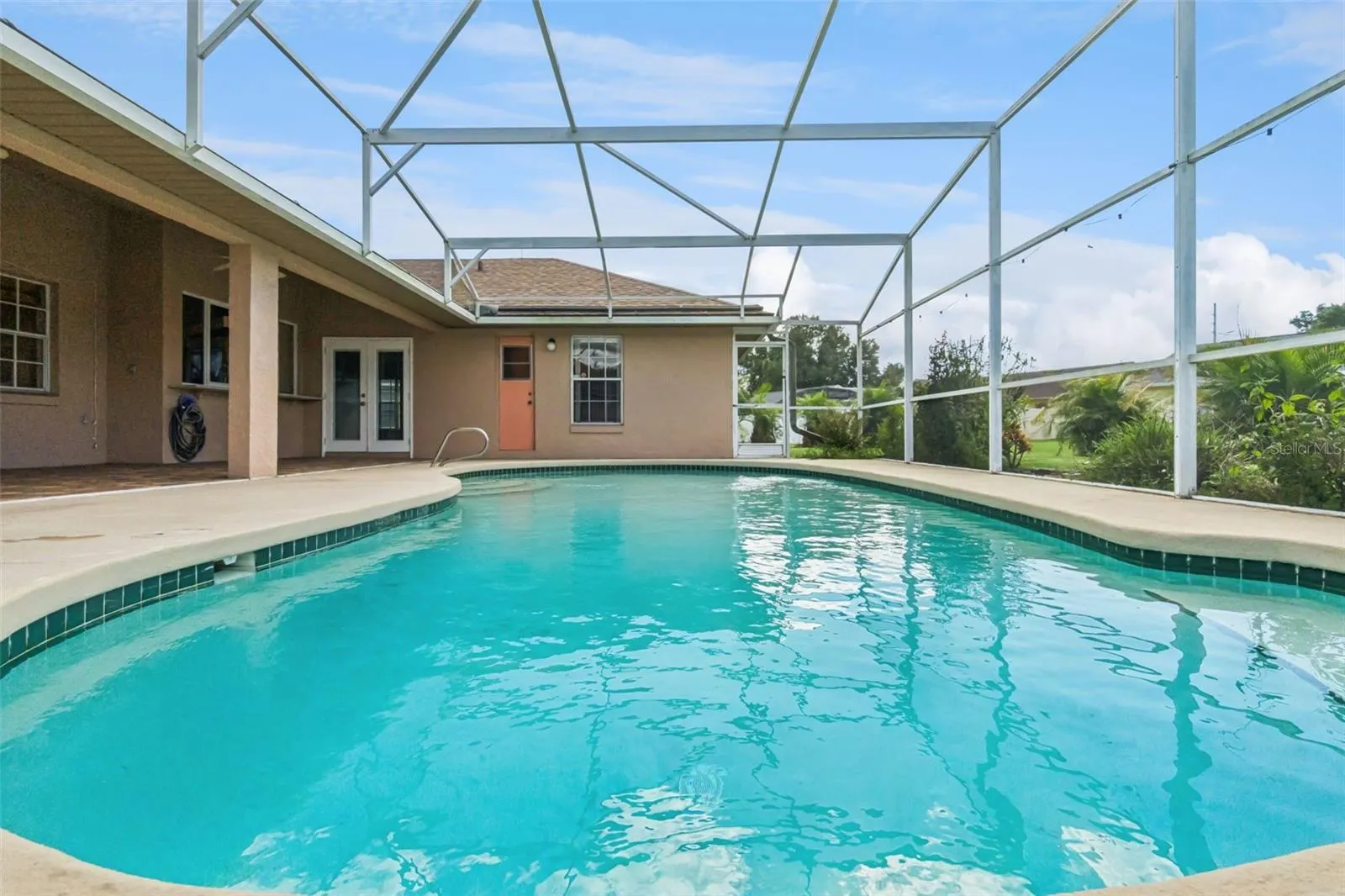 1512 READE CIR