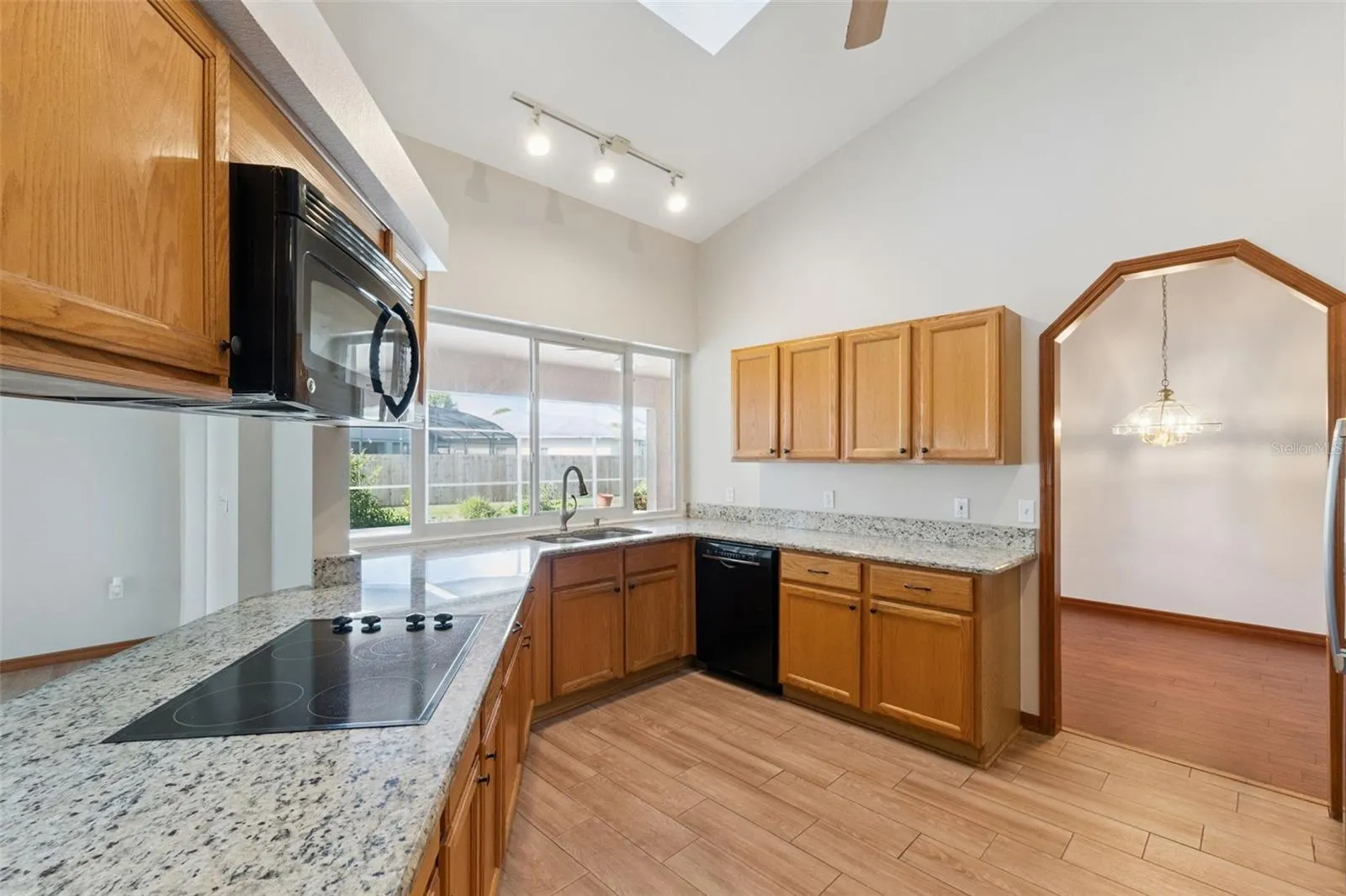 1512 READE CIR