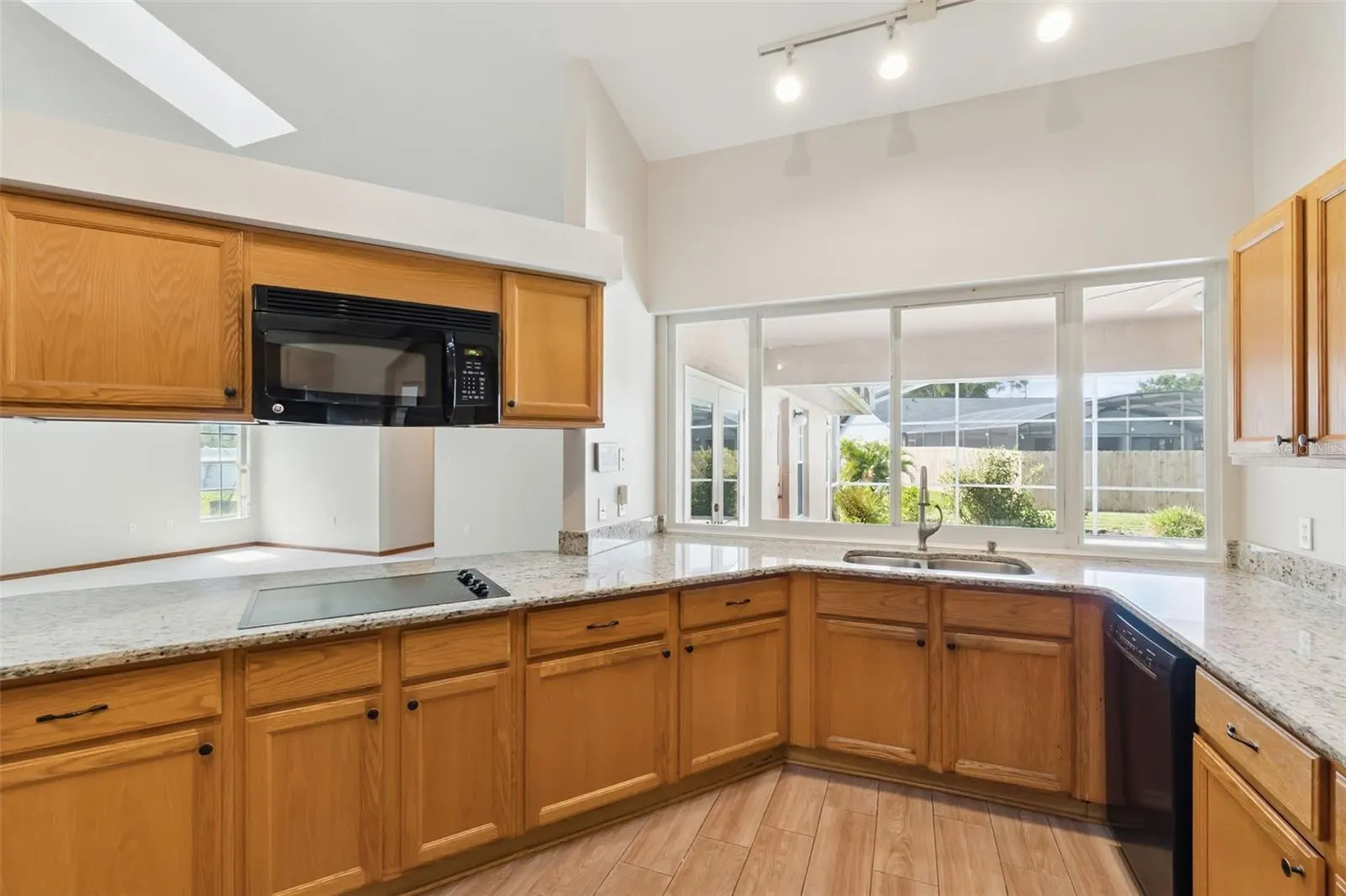 1512 READE CIR