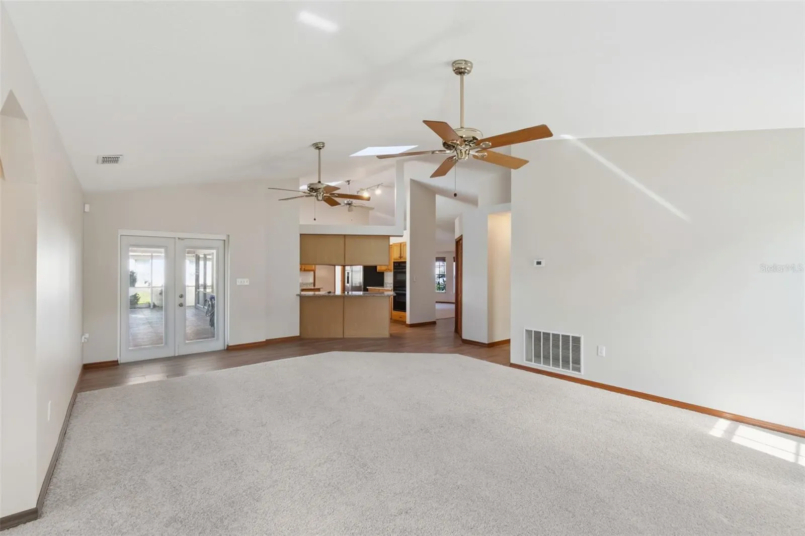 1512 READE CIR