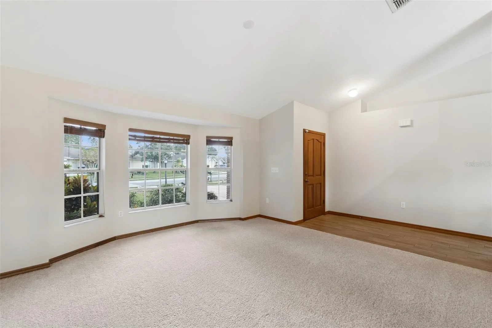 1512 READE CIR