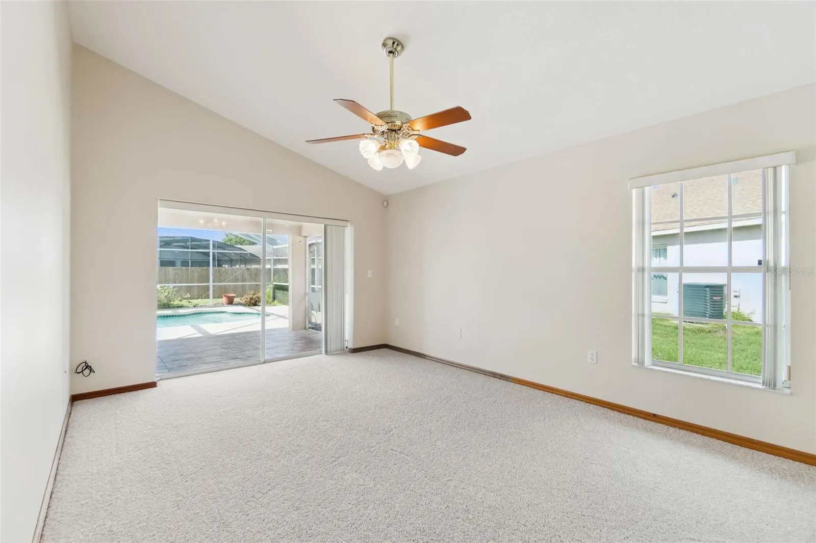 1512 READE CIR