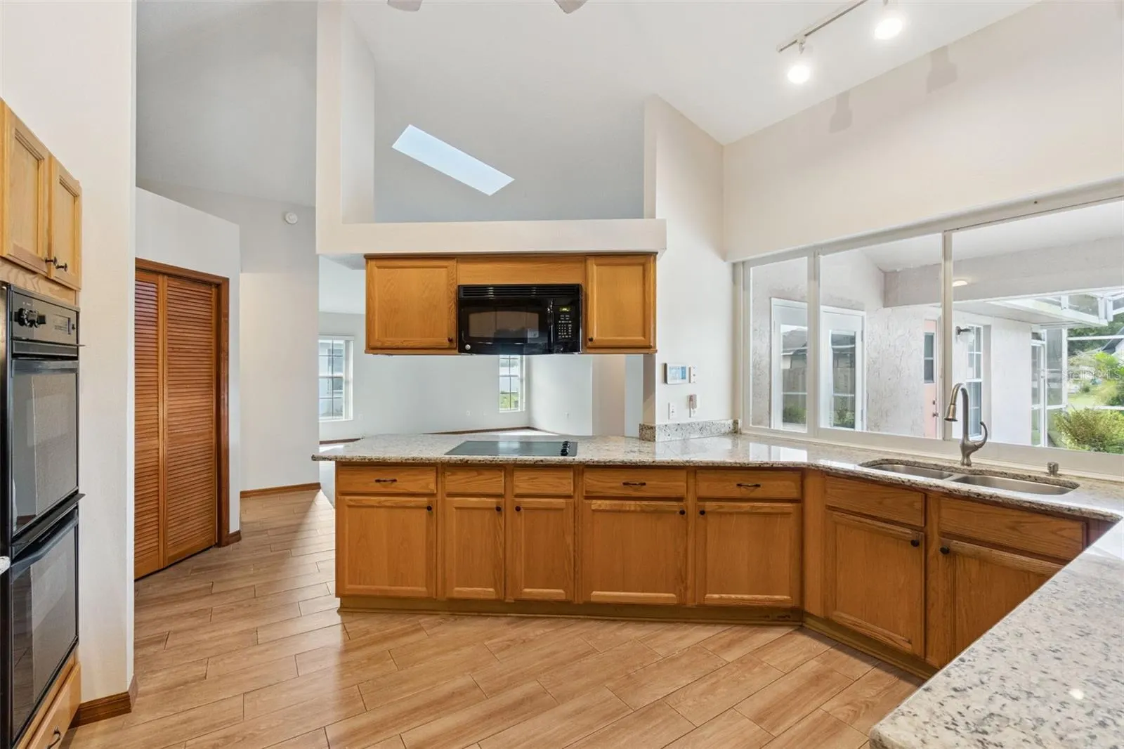 1512 READE CIR