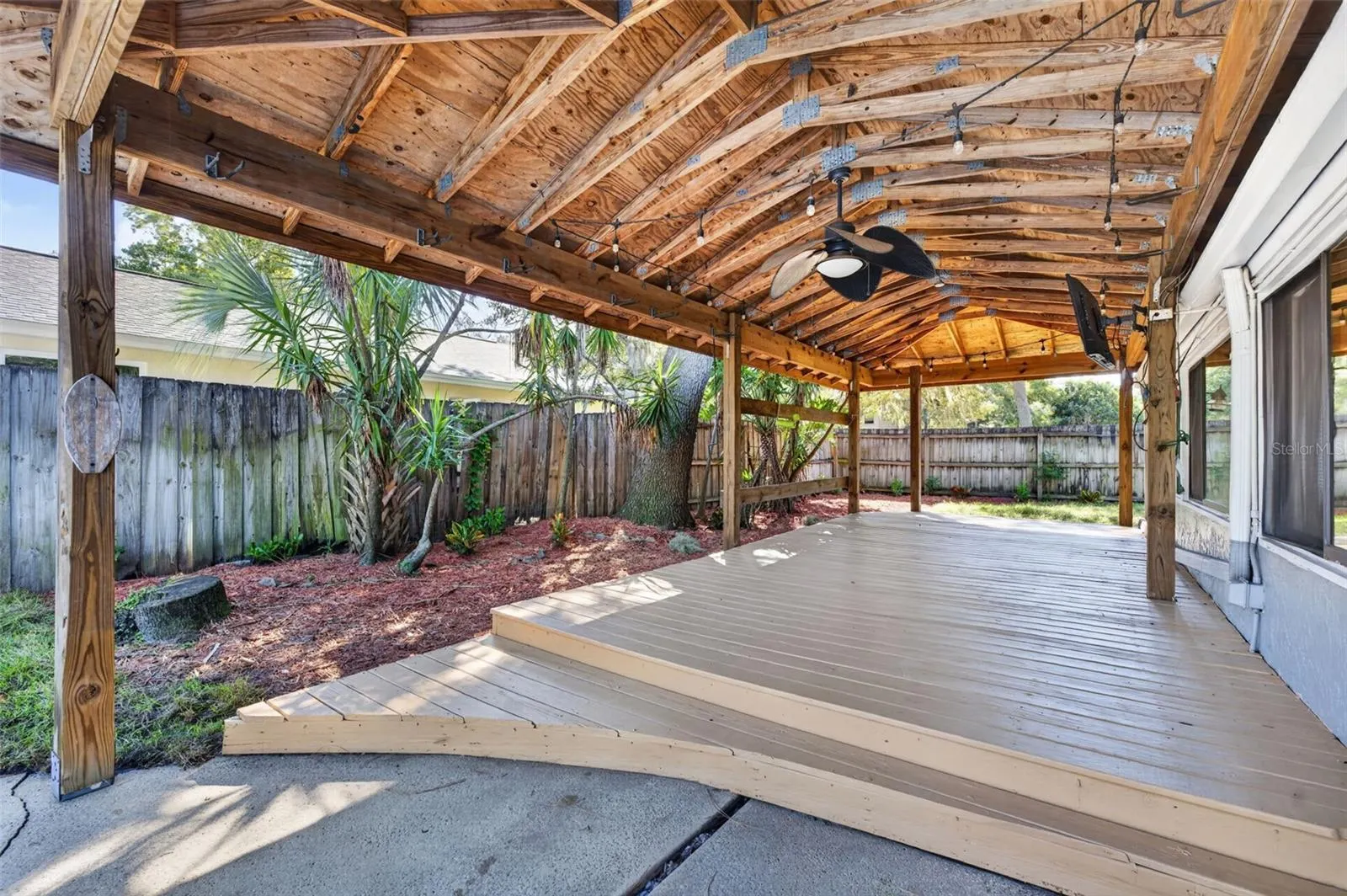 326 COBLE DR