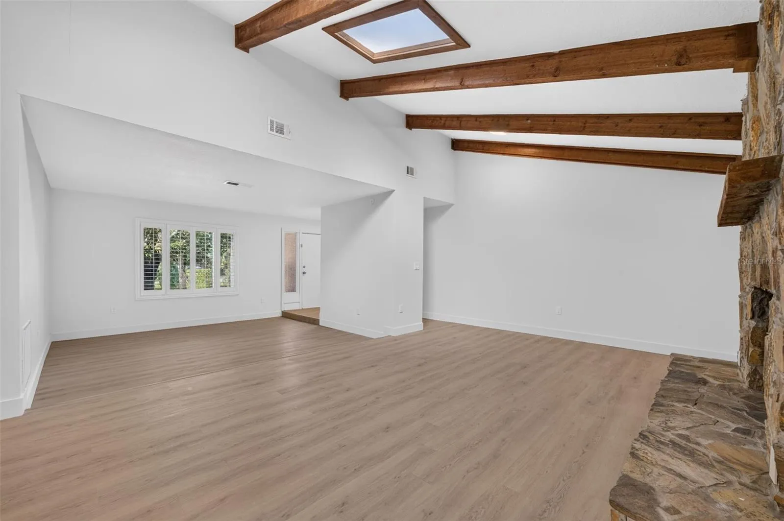 326 COBLE DR