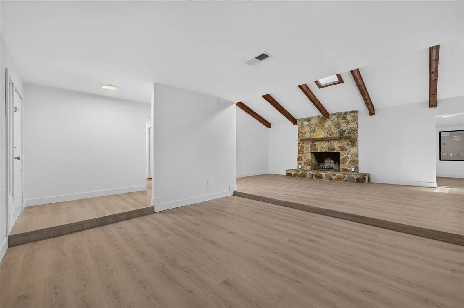 326 COBLE DR