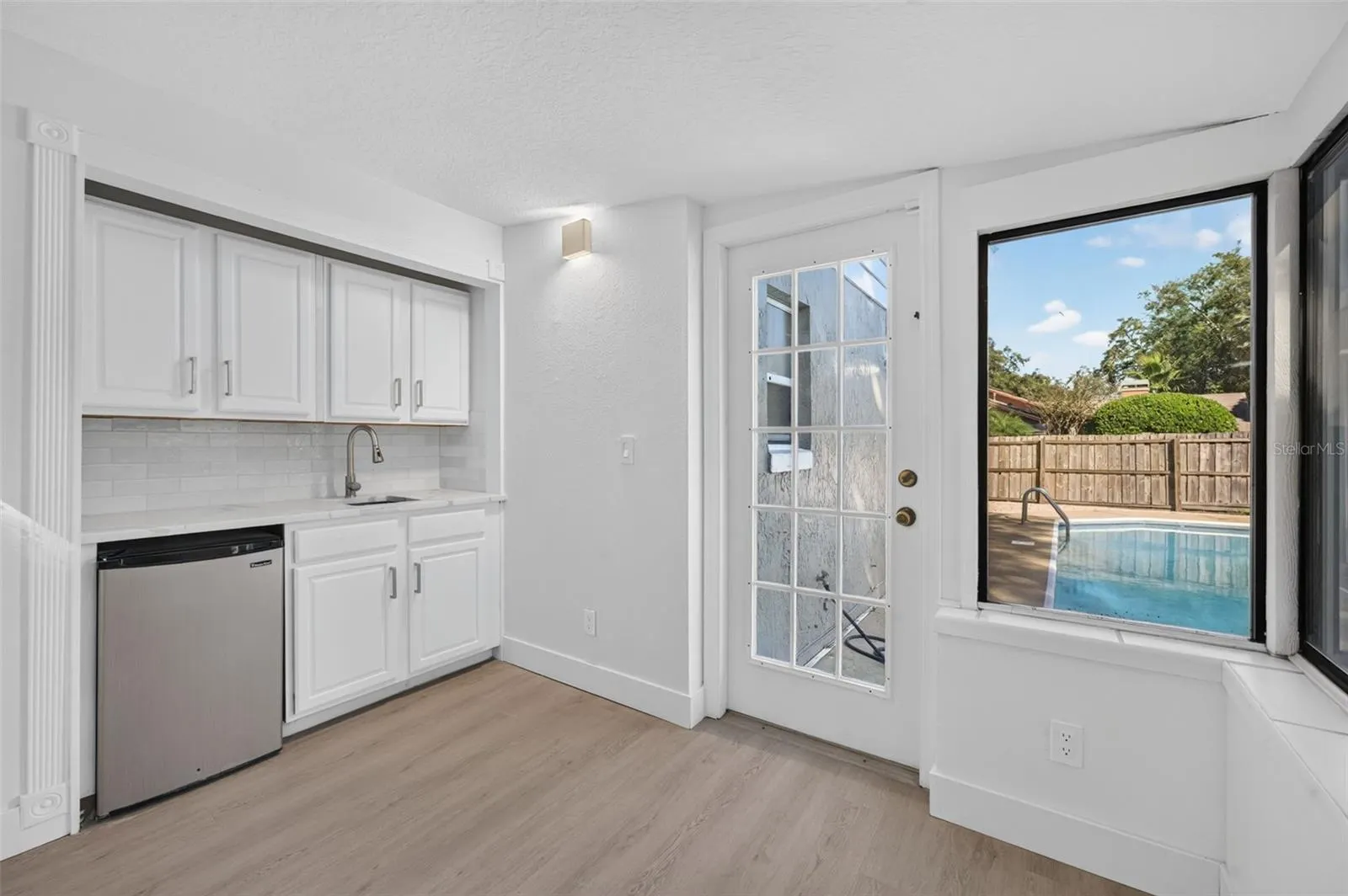 326 COBLE DR