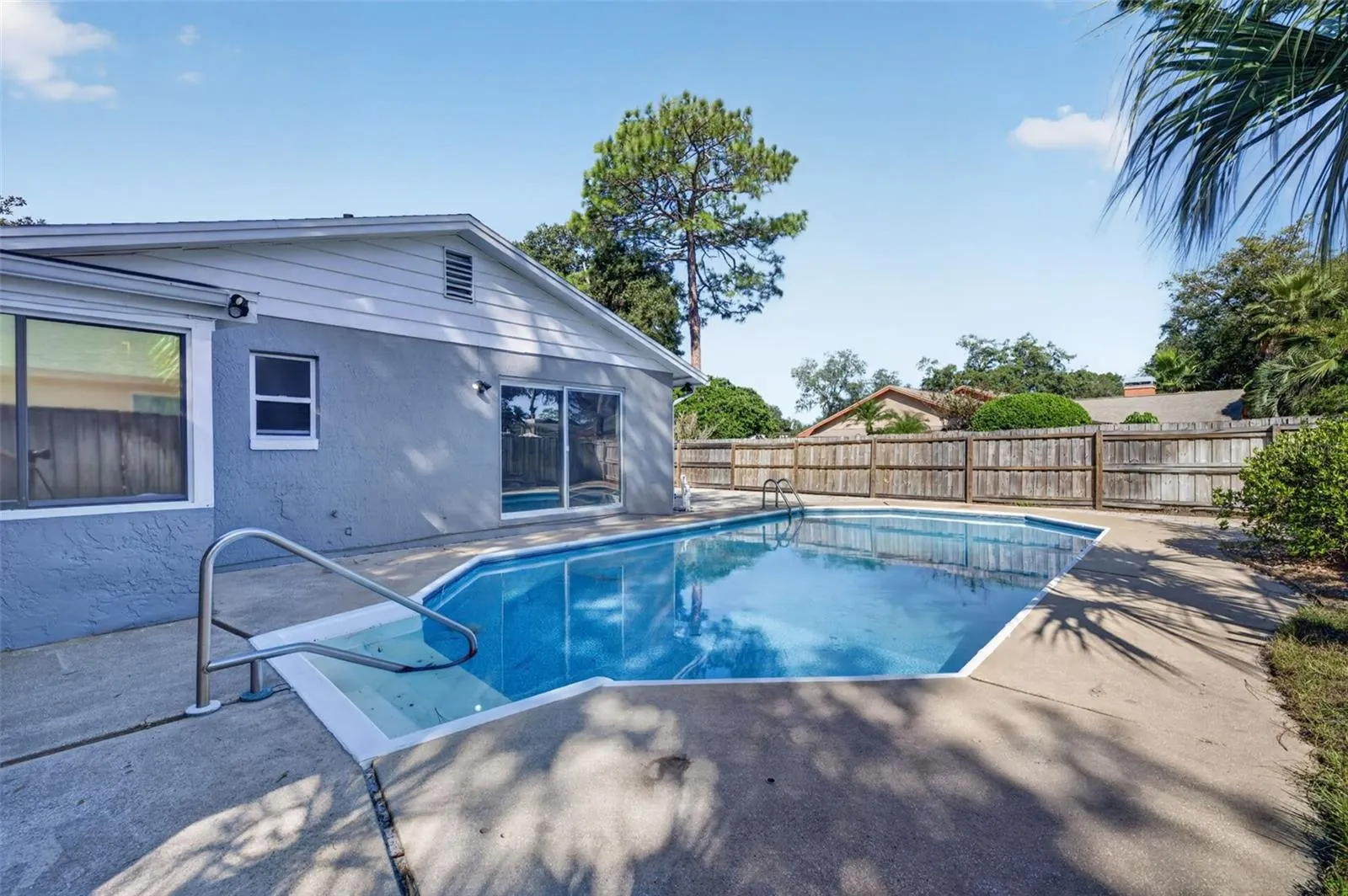 326 COBLE DR