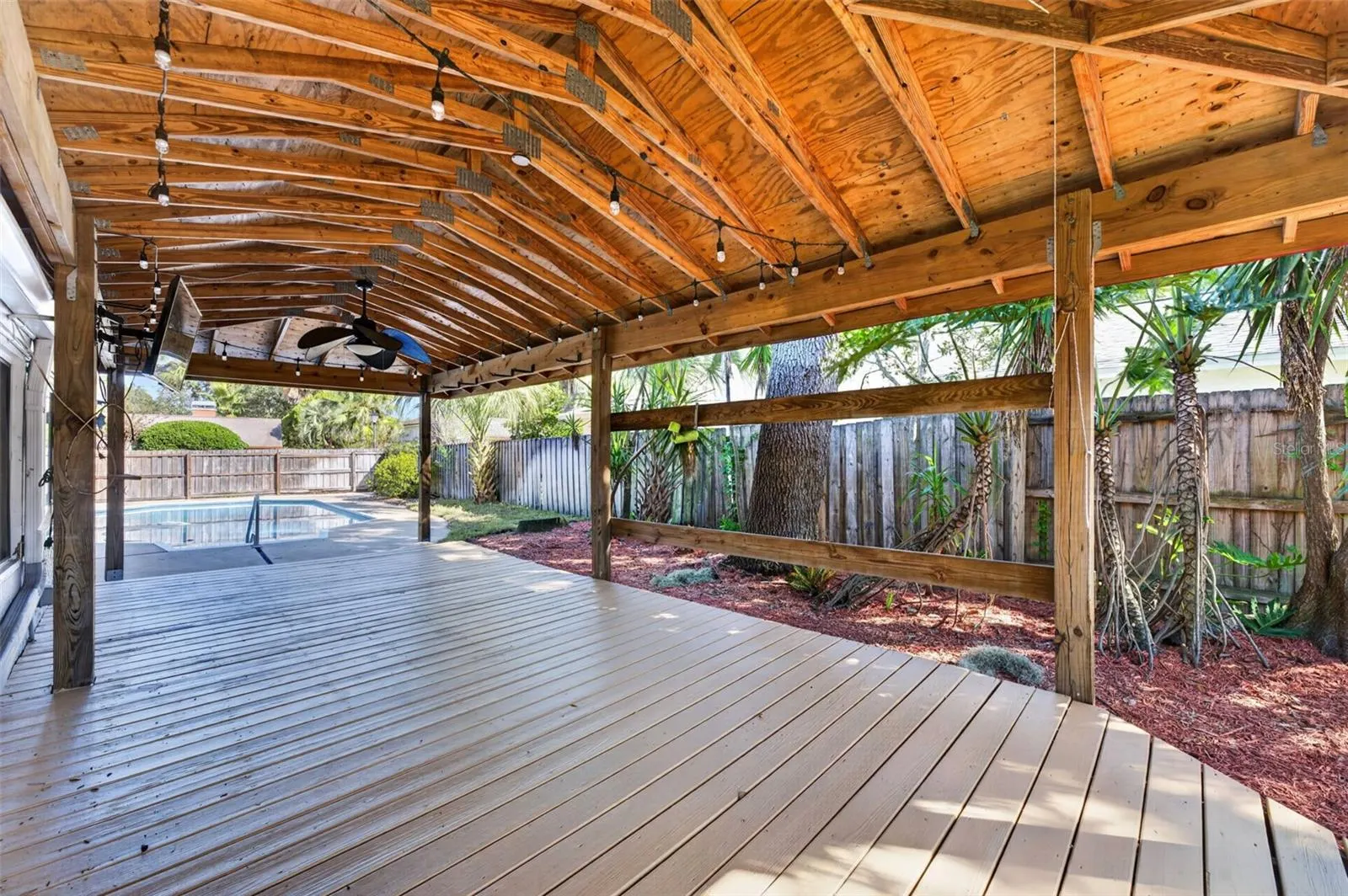 326 COBLE DR