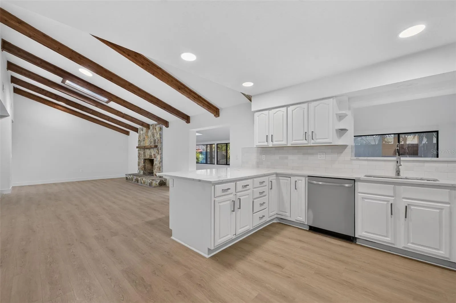 326 COBLE DR