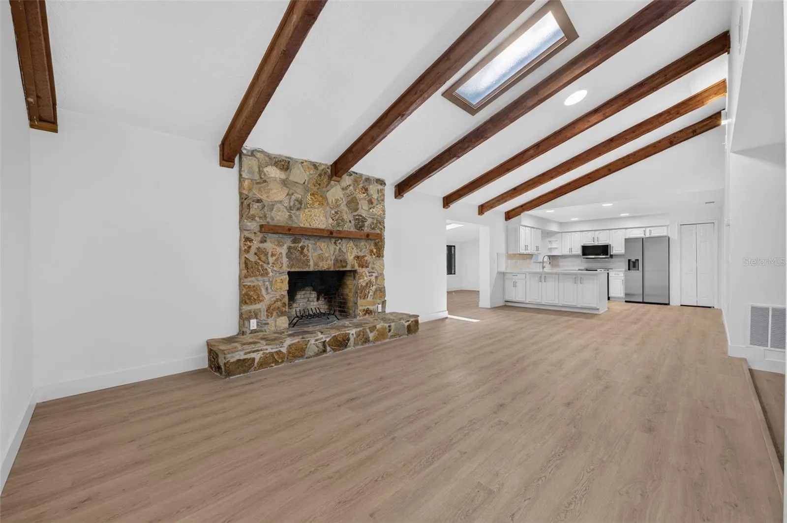 326 COBLE DR