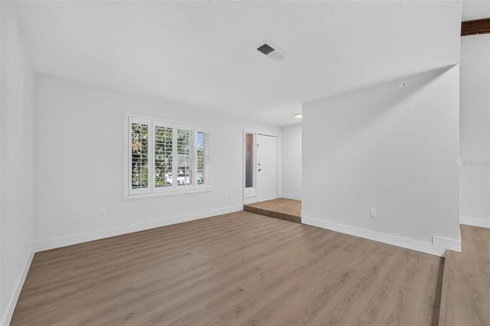 326 COBLE DR