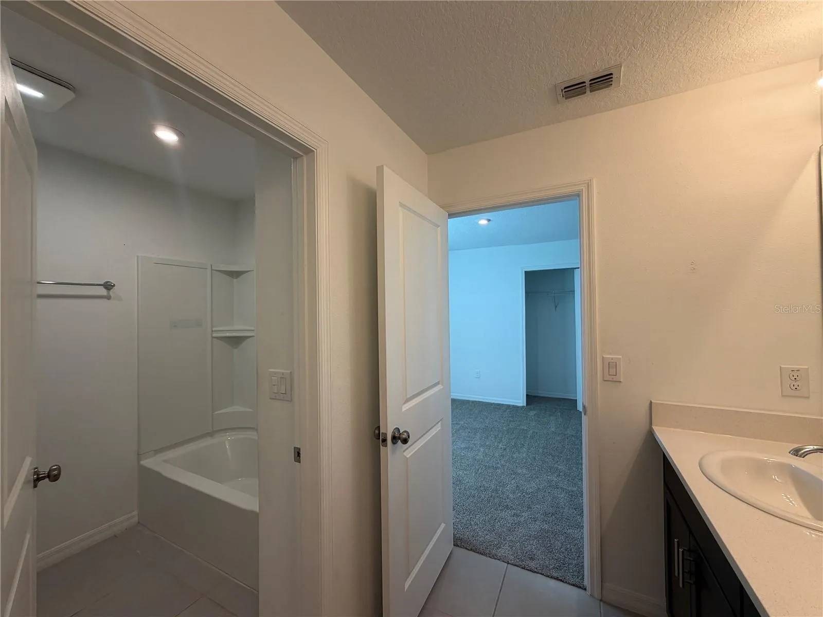 239 ZIRCON RD