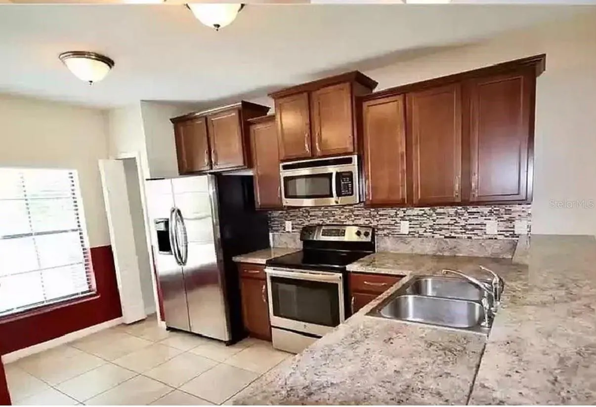 5441 WINDSOR LAKE CIR