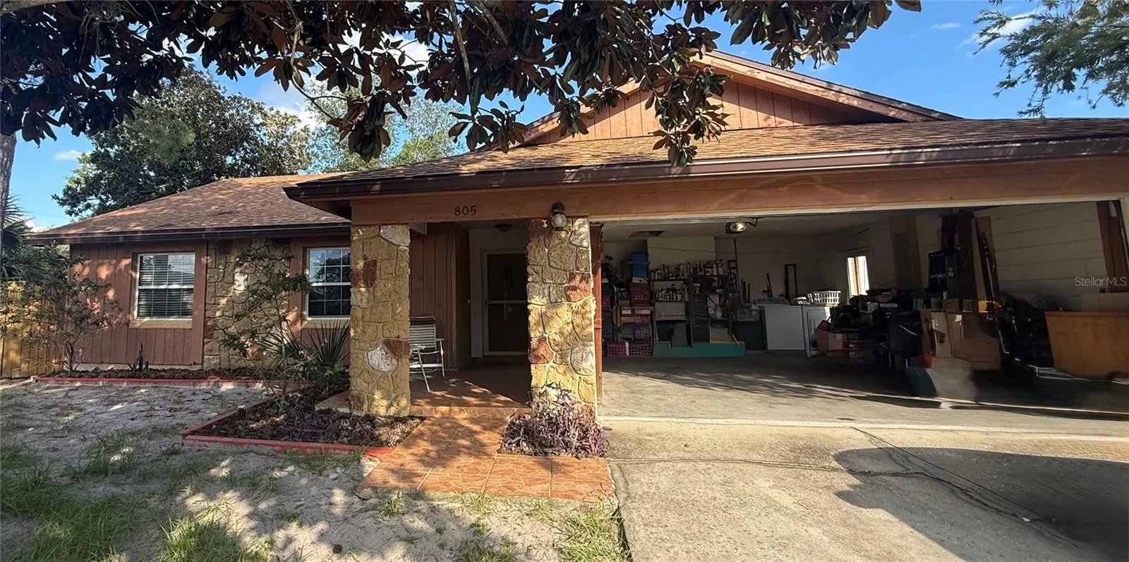 805 SUWANNEE DR