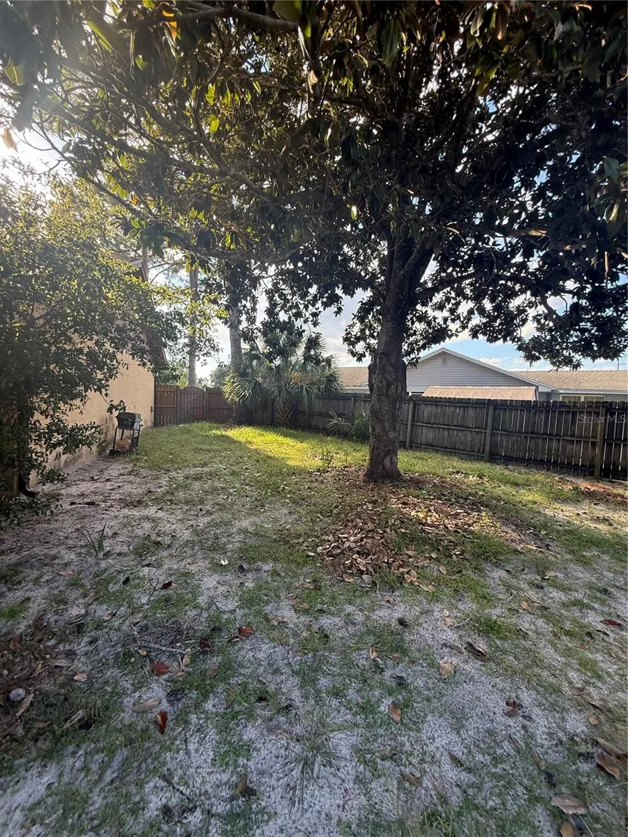 805 SUWANNEE DR