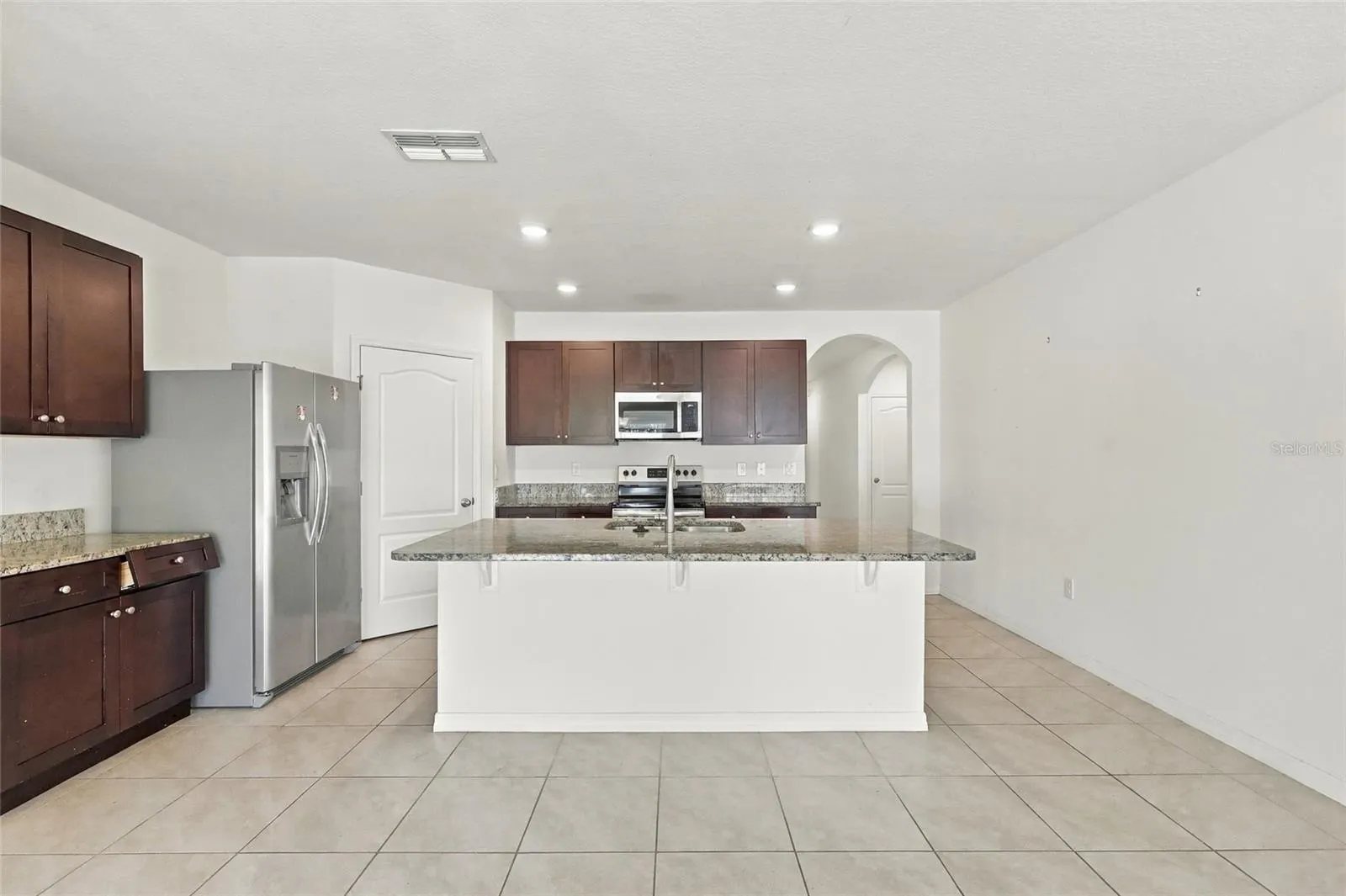 3132 COUNTRY CLUB CIR