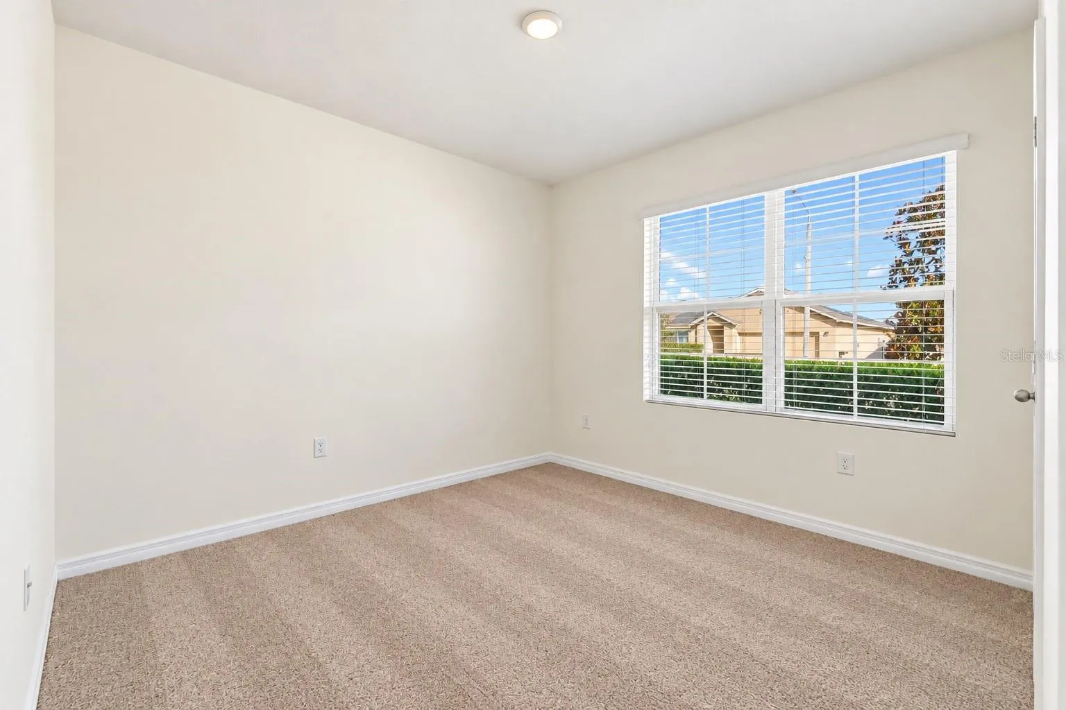 3132 COUNTRY CLUB CIR