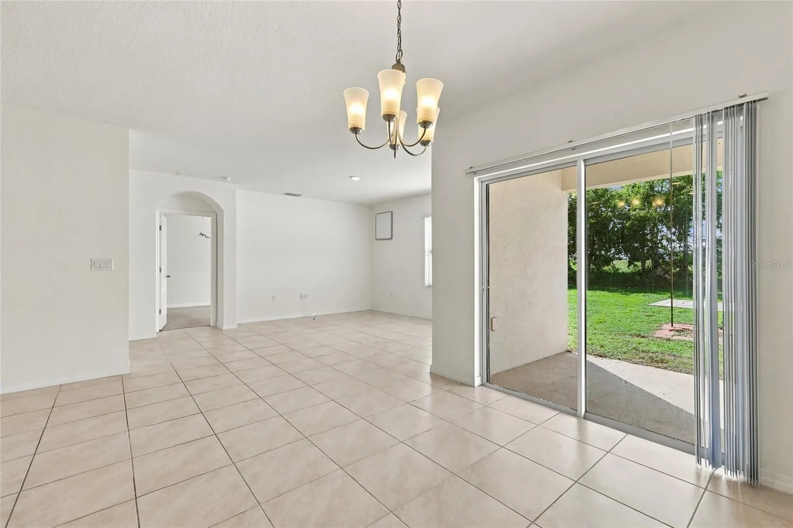 3132 COUNTRY CLUB CIR