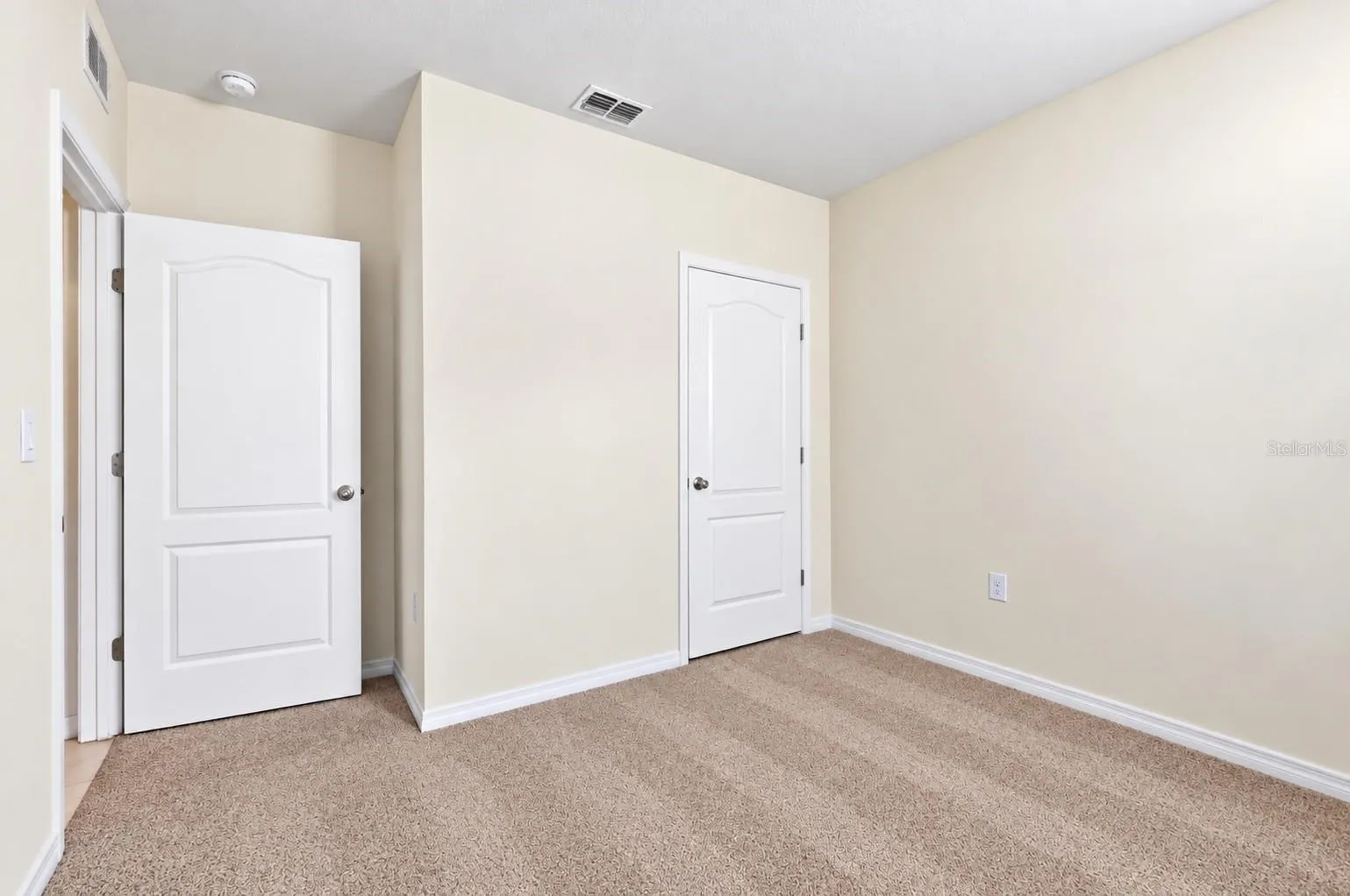 3132 COUNTRY CLUB CIR