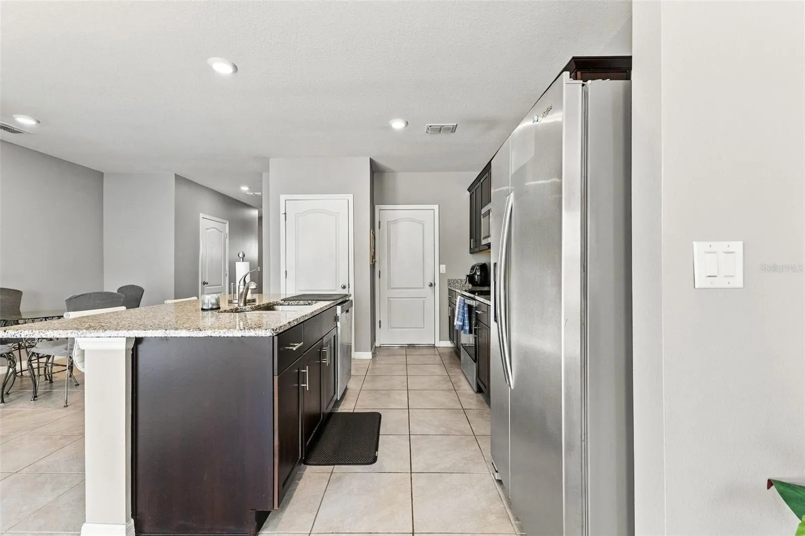 6 BELLA OAKS DR