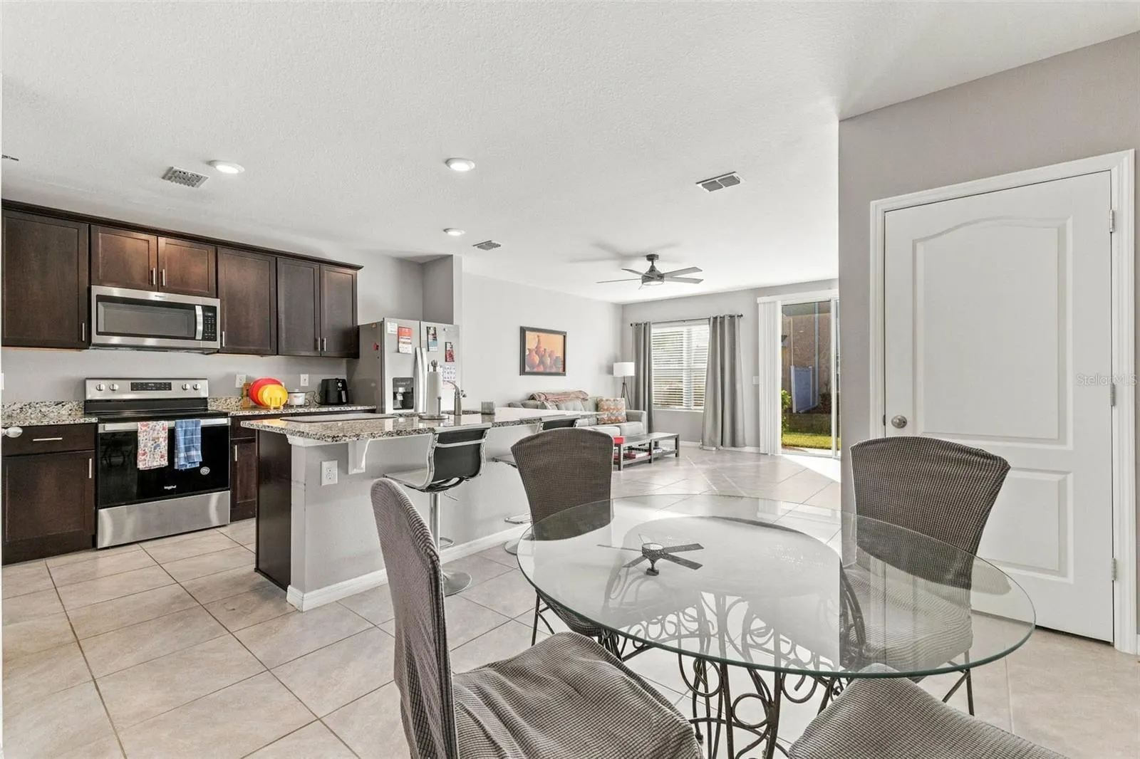 6 BELLA OAKS DR