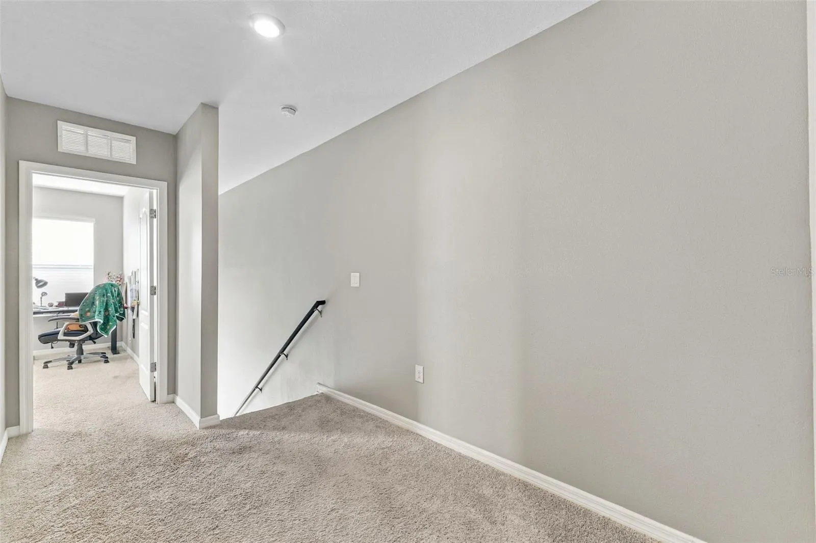 6 BELLA OAKS DR