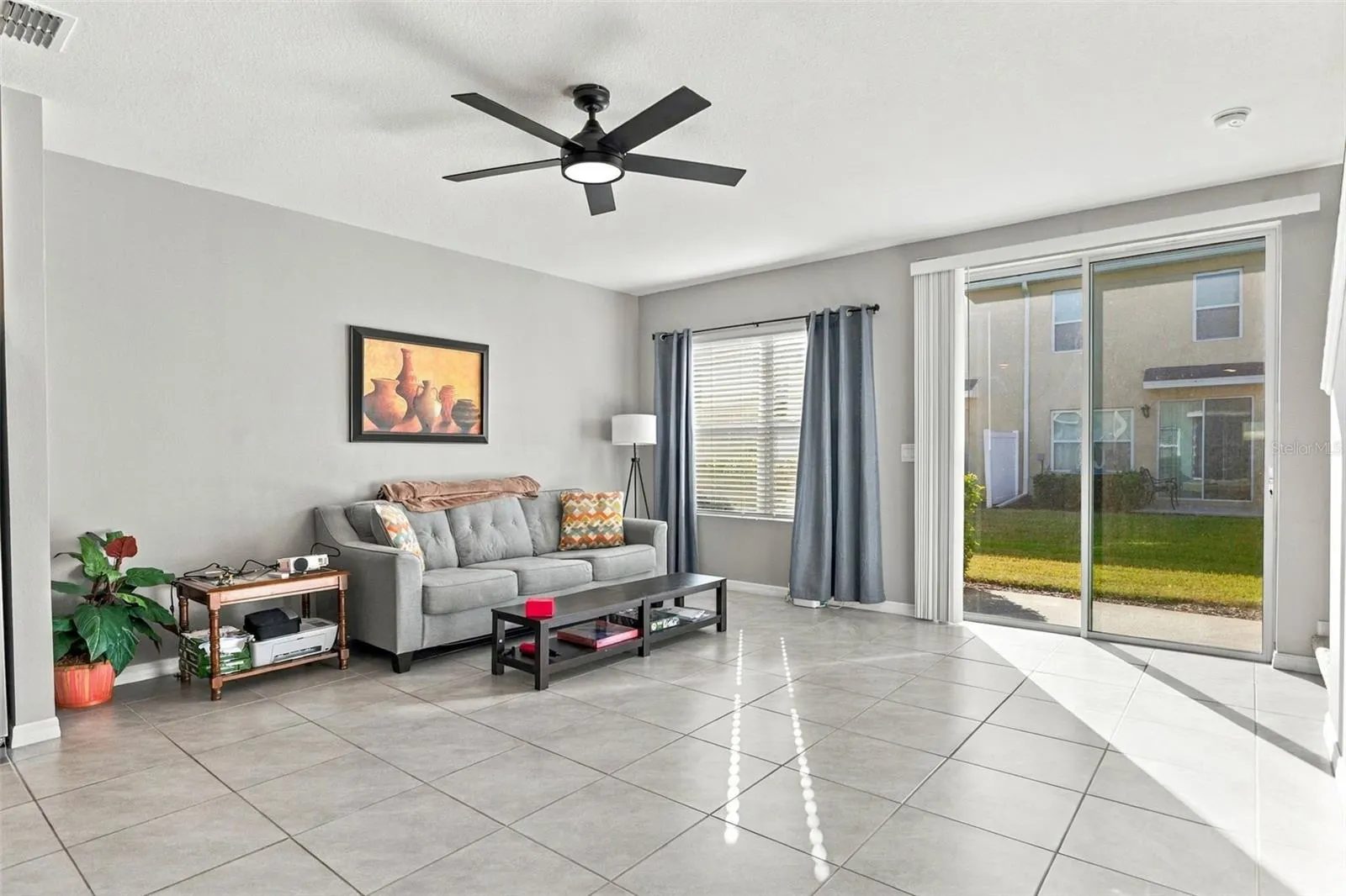 6 BELLA OAKS DR