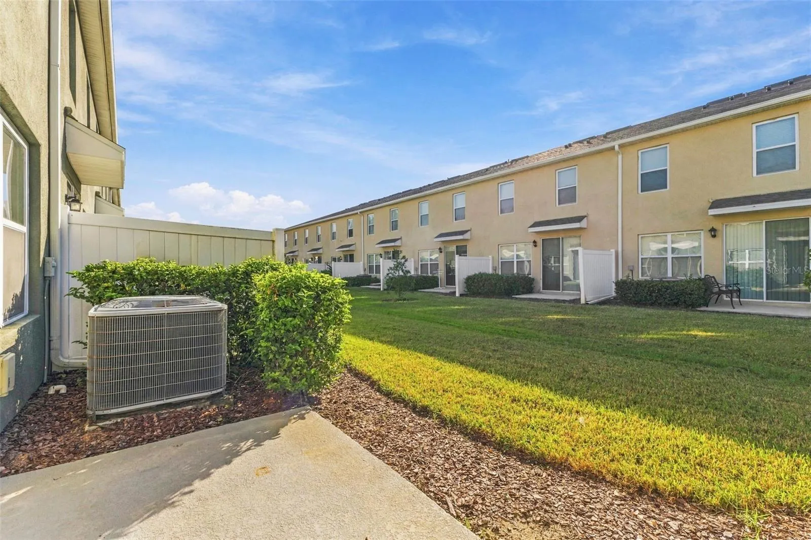 6 BELLA OAKS DR