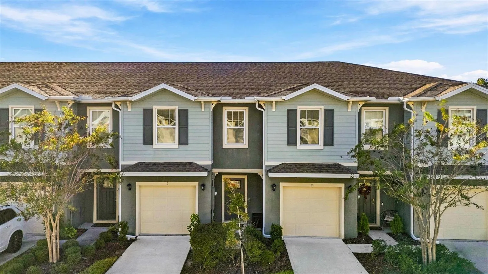 6 BELLA OAKS DR
