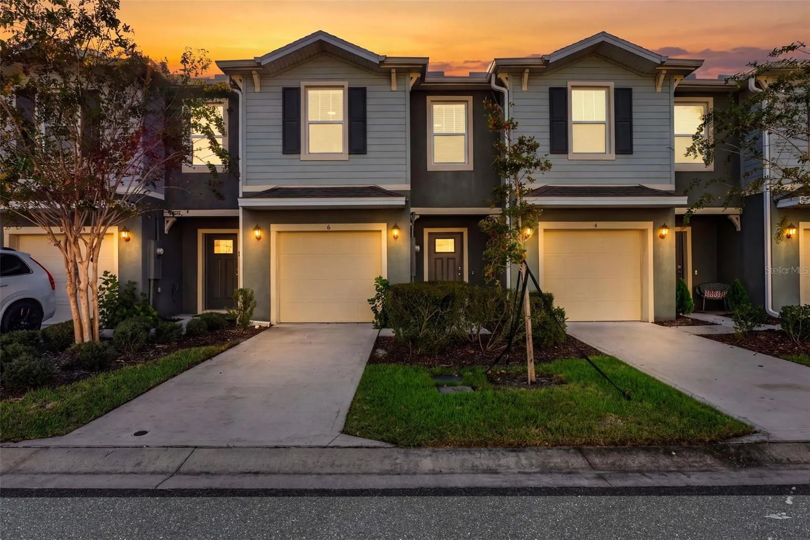 6 BELLA OAKS DR