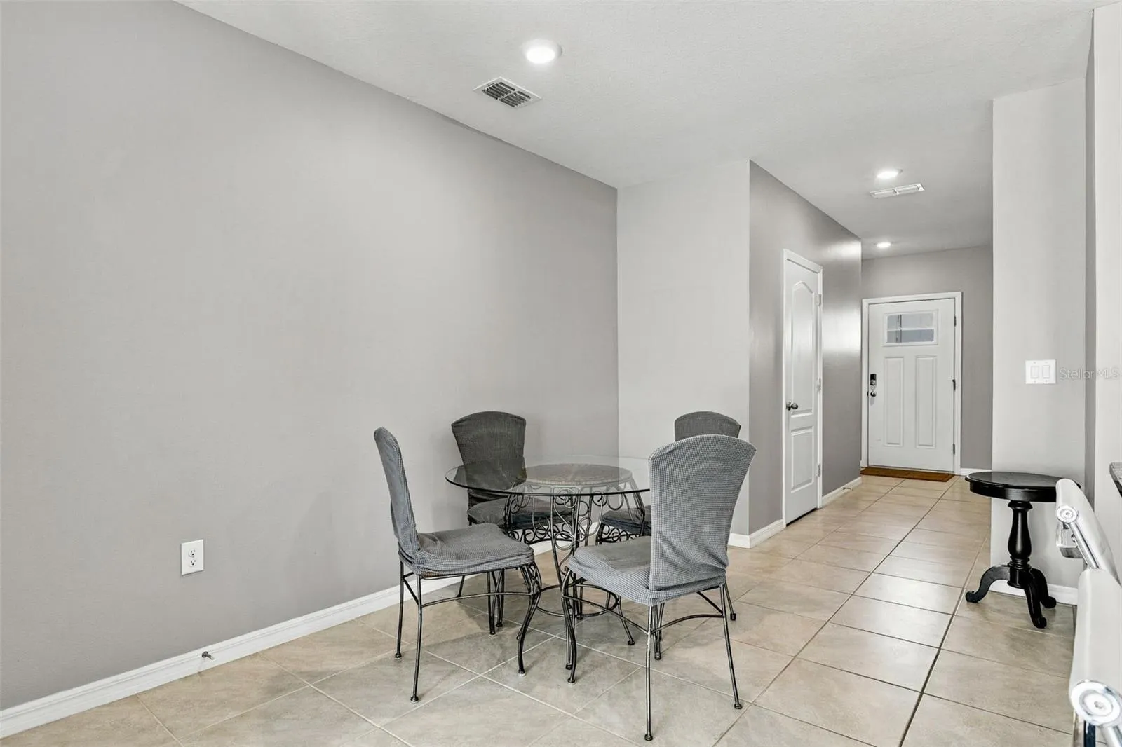 6 BELLA OAKS DR