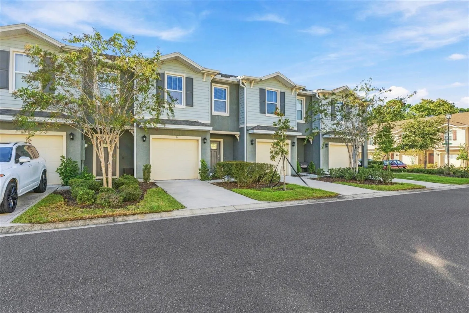 6 BELLA OAKS DR